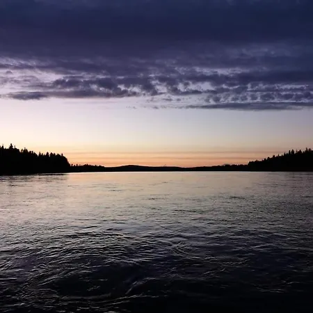Alpehytte By The Muonio River For 6 Person